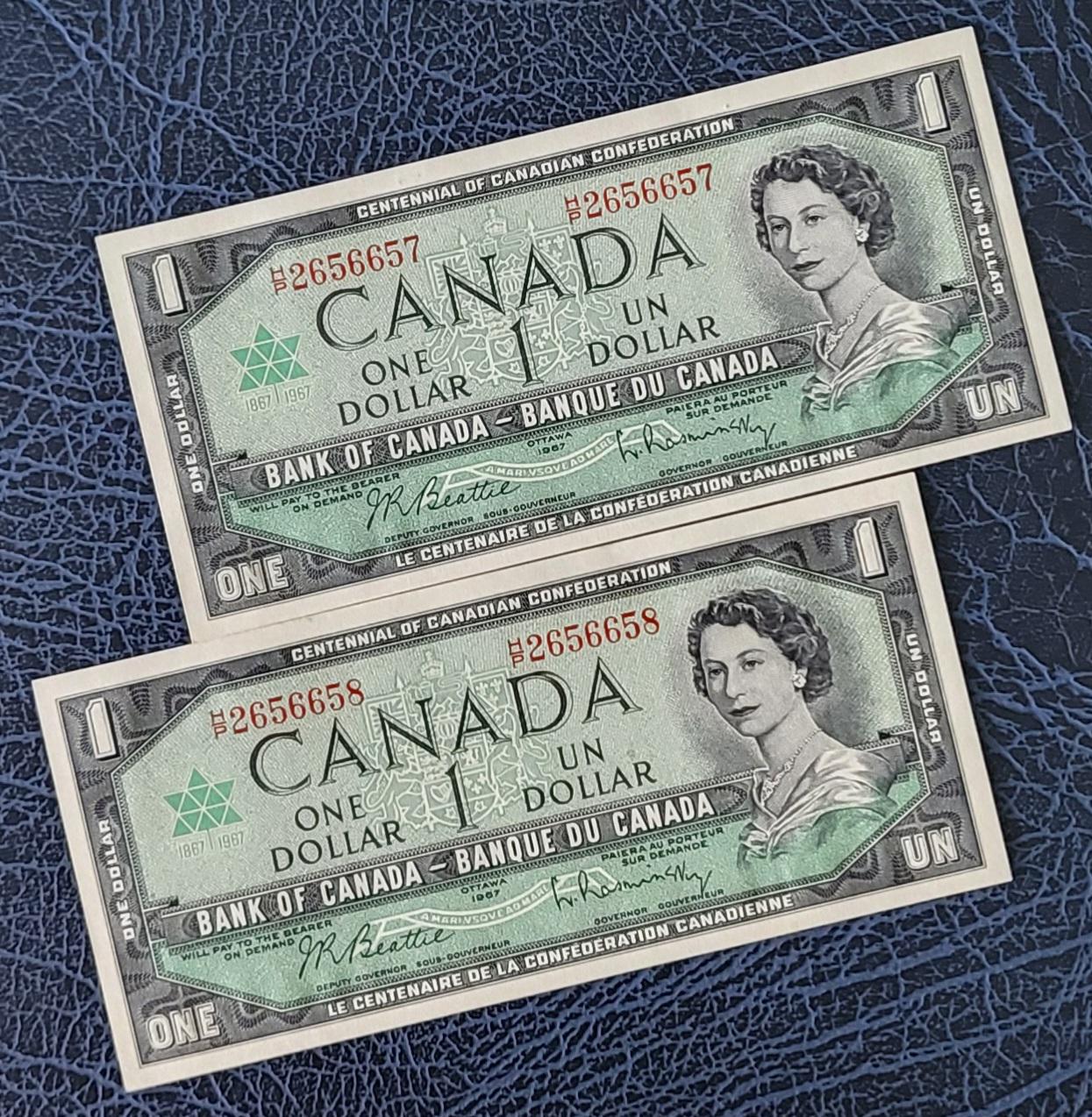 One 1 Dollar 1967 Canada Centennial Commemorative Consecutive pair BC 45a UNC