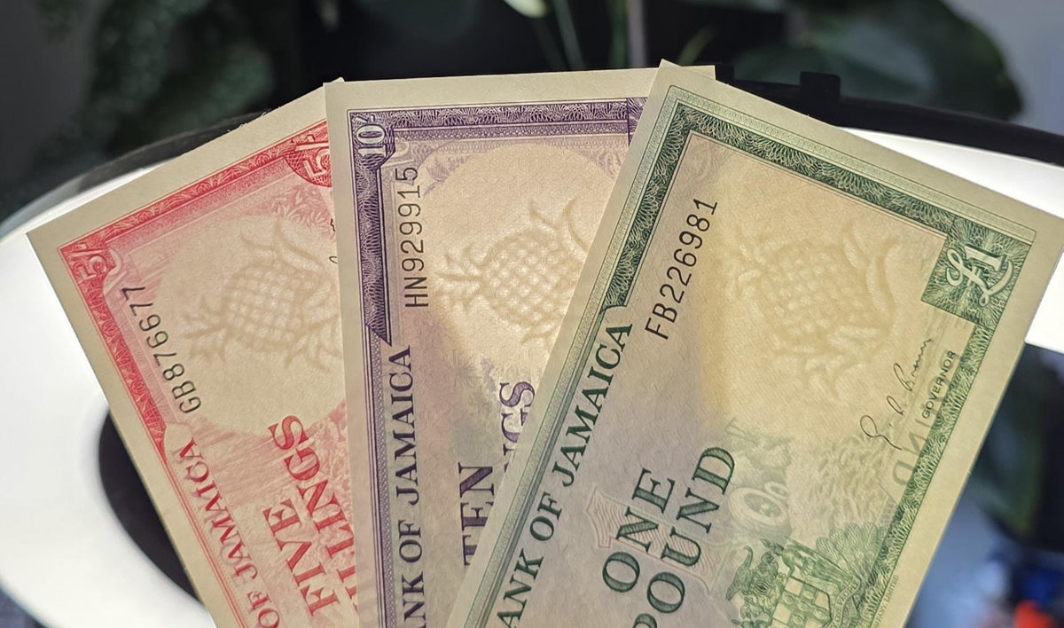 Set of 5, 10 and One (Shillings/ Pound) 1960s Pineapple Jamaica About Uncirculated AUNC Rare (Three notes)