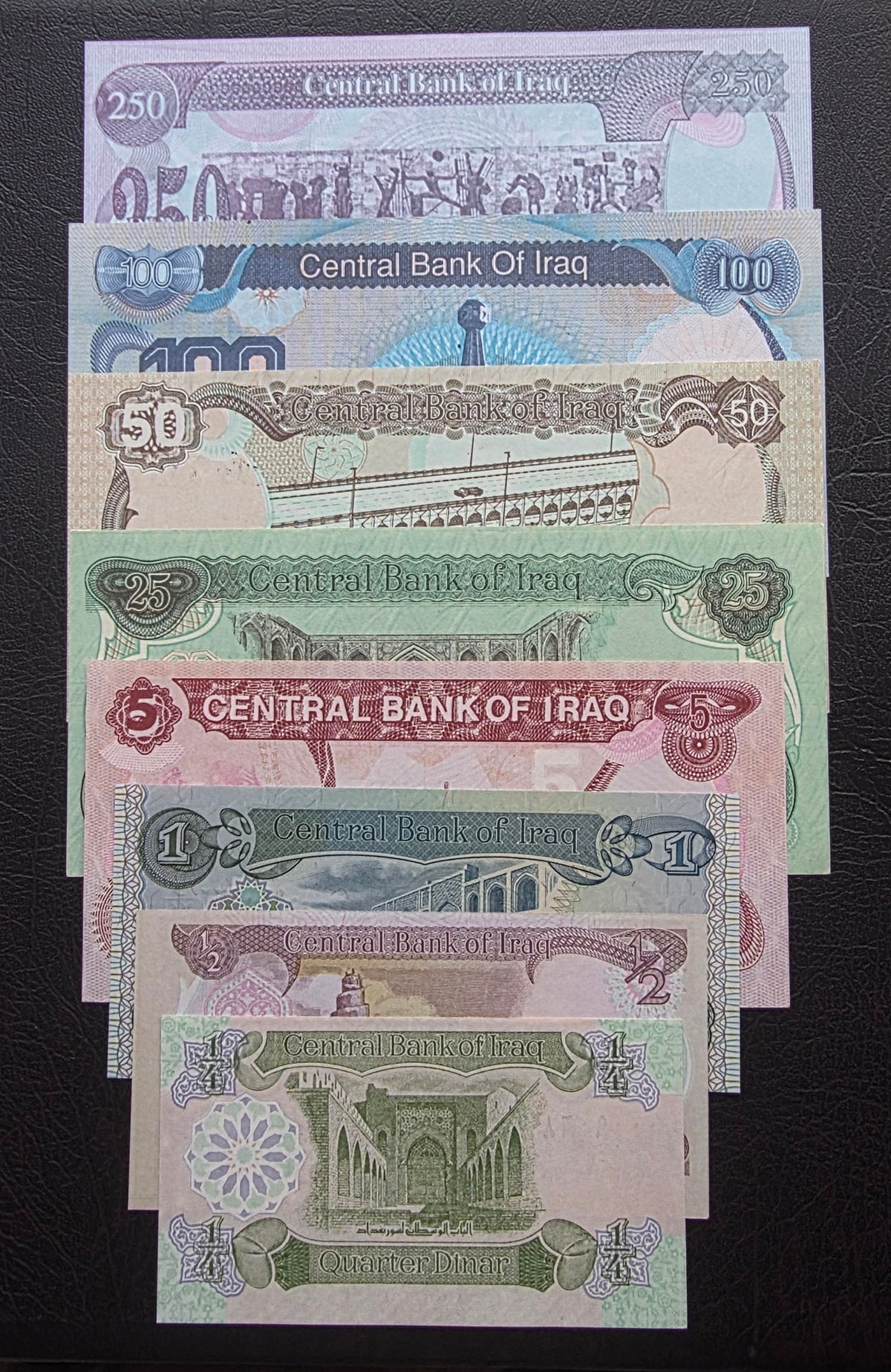 Iraq set of 1/2, 1/4, 1, 5, 25, 50, 100 and 250 Dinars 1980- 1995 Uncirculated (UNC)