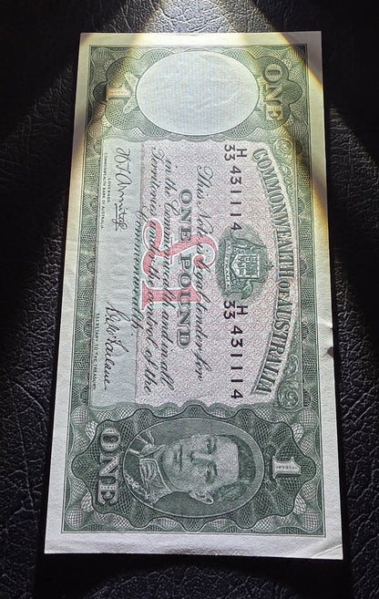 One POUND 1942 Australia Armitage McFarlane About Uncirculated AUNC