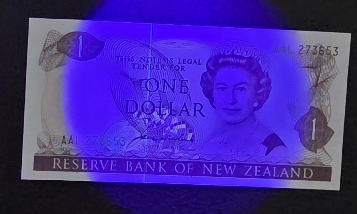 One Dollar 1981- 1985 Newzealand Gem Uncirculated UNC