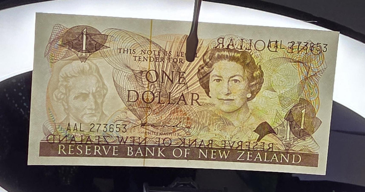 One Dollar 1981- 1985 Newzealand Gem Uncirculated UNC