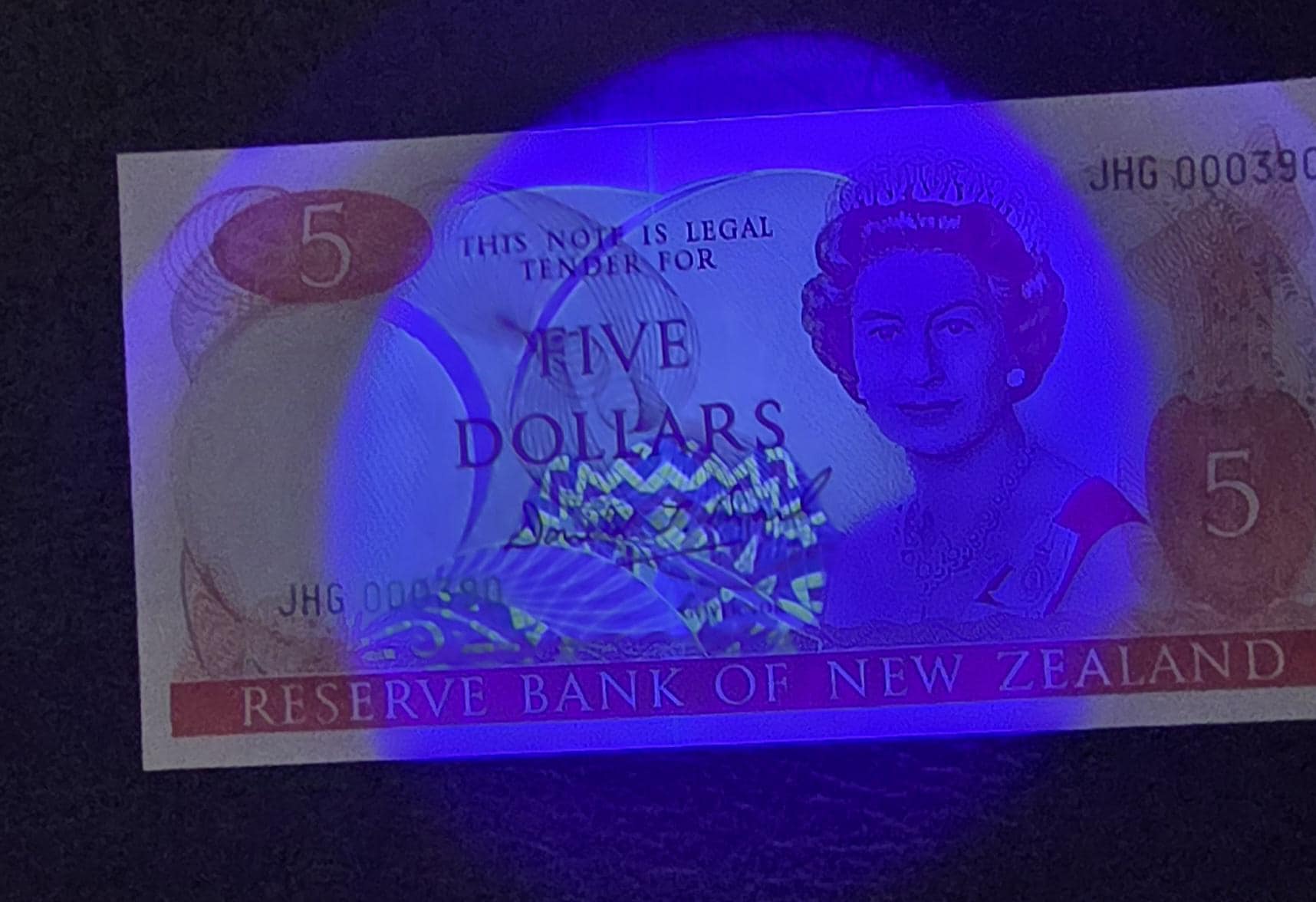 Five Dollar 1989- 1991 Newzealand Gem Uncirculated UNC (Low serial number)