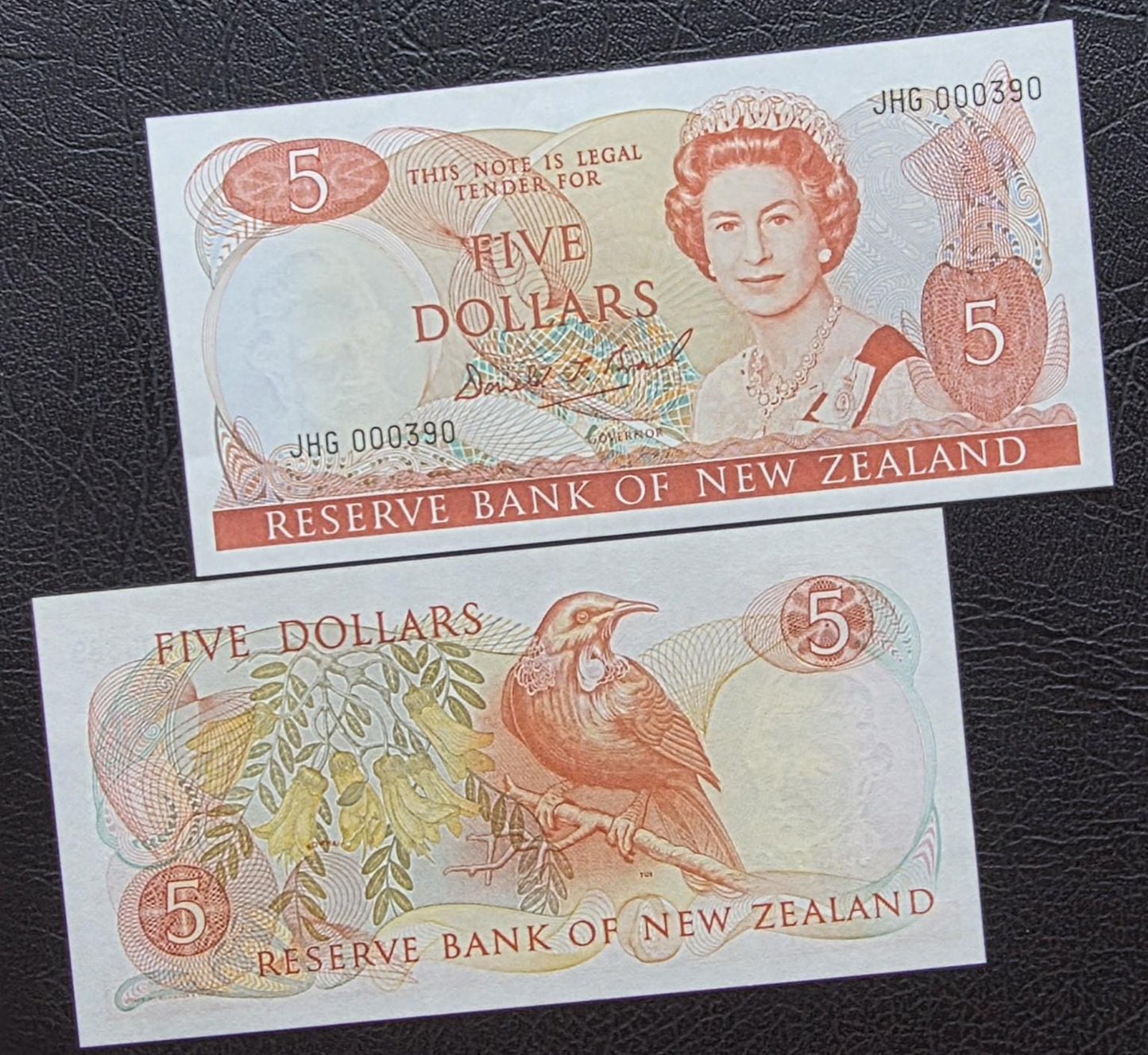 Five Dollar 1989- 1991 Newzealand Gem Uncirculated UNC (Low serial number)
