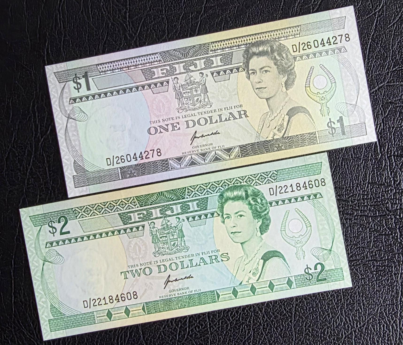 Set of 1 and 2 Dollar (s) 1993- 1995 Fiji Uncirculated UNC (two notes)