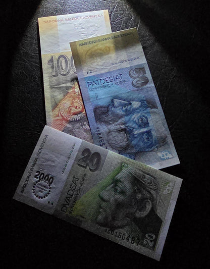 Set of 20, 50 and 100 Korun 1993- 2005 Slovakia Uncirculated UNC (three notes) low number