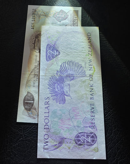 Set of 1 and 2 Dollars 1981- 1992 Newzealand Uncirculated UNC (2 notes)