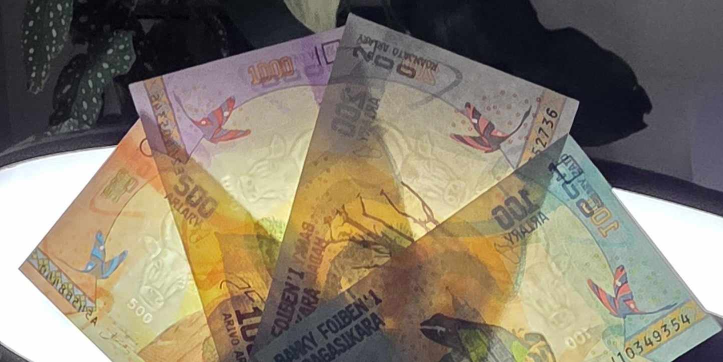 Set of 100, 200, 500 and 1000 Ariary 2017 Madagascar Gem Uncirculated UNC (4 notes)