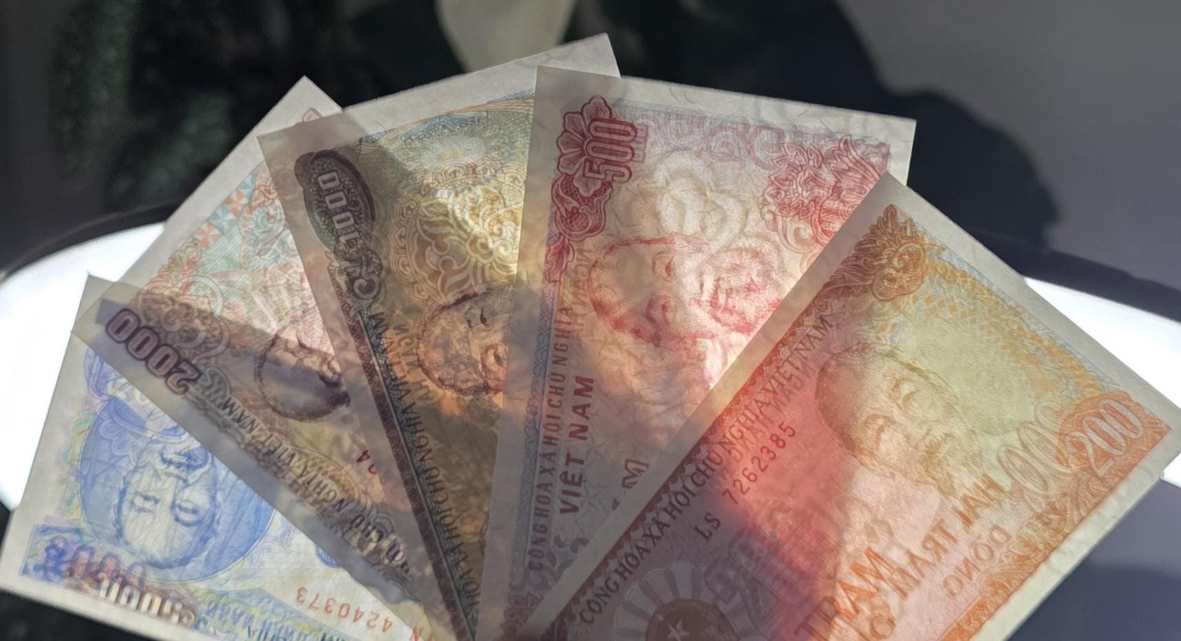 Set of 200, 500, 1000, 2000 and 5000 Dong 1980s Vietnam Uncirculated UNC (5 notes)