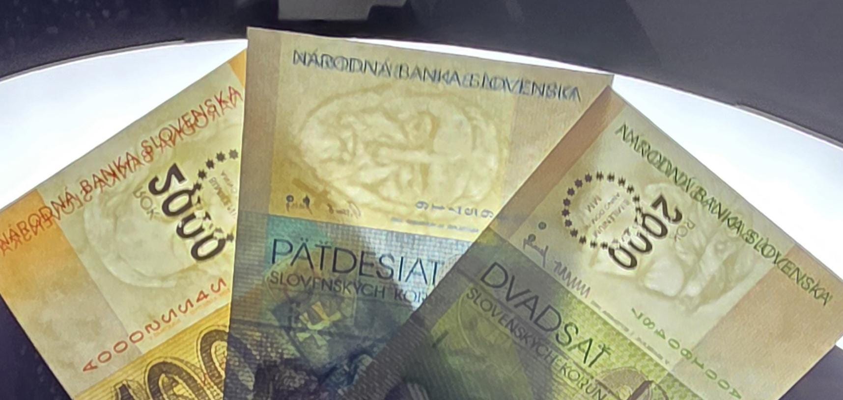 Set of 20, 50 and 100 Korun 1993- 2005 Slovakia Uncirculated UNC (three notes) low number