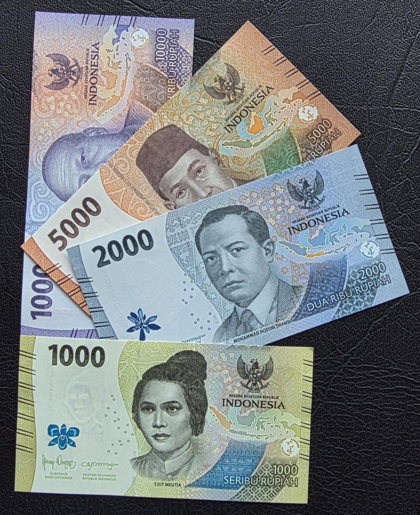 Set of 1000, 2000, 5000 and 10000 Rupiah 2022 New Design Indonesia Gem Uncirculated UNC (4 notes)
