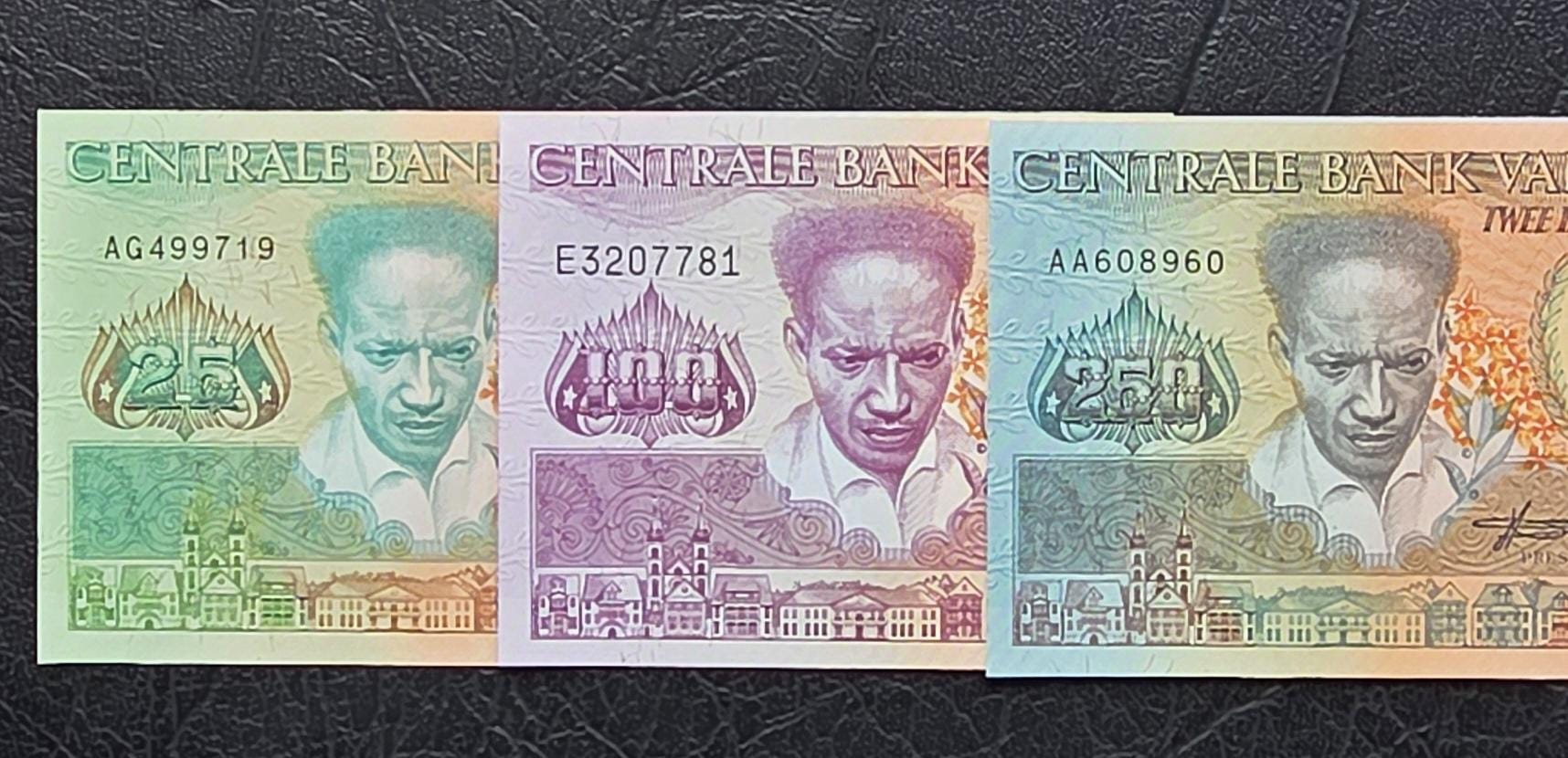 Set of 25, 100 and 250 Gulden 1980s Suriname Gem Uncirculated UNC (3 banknotes)