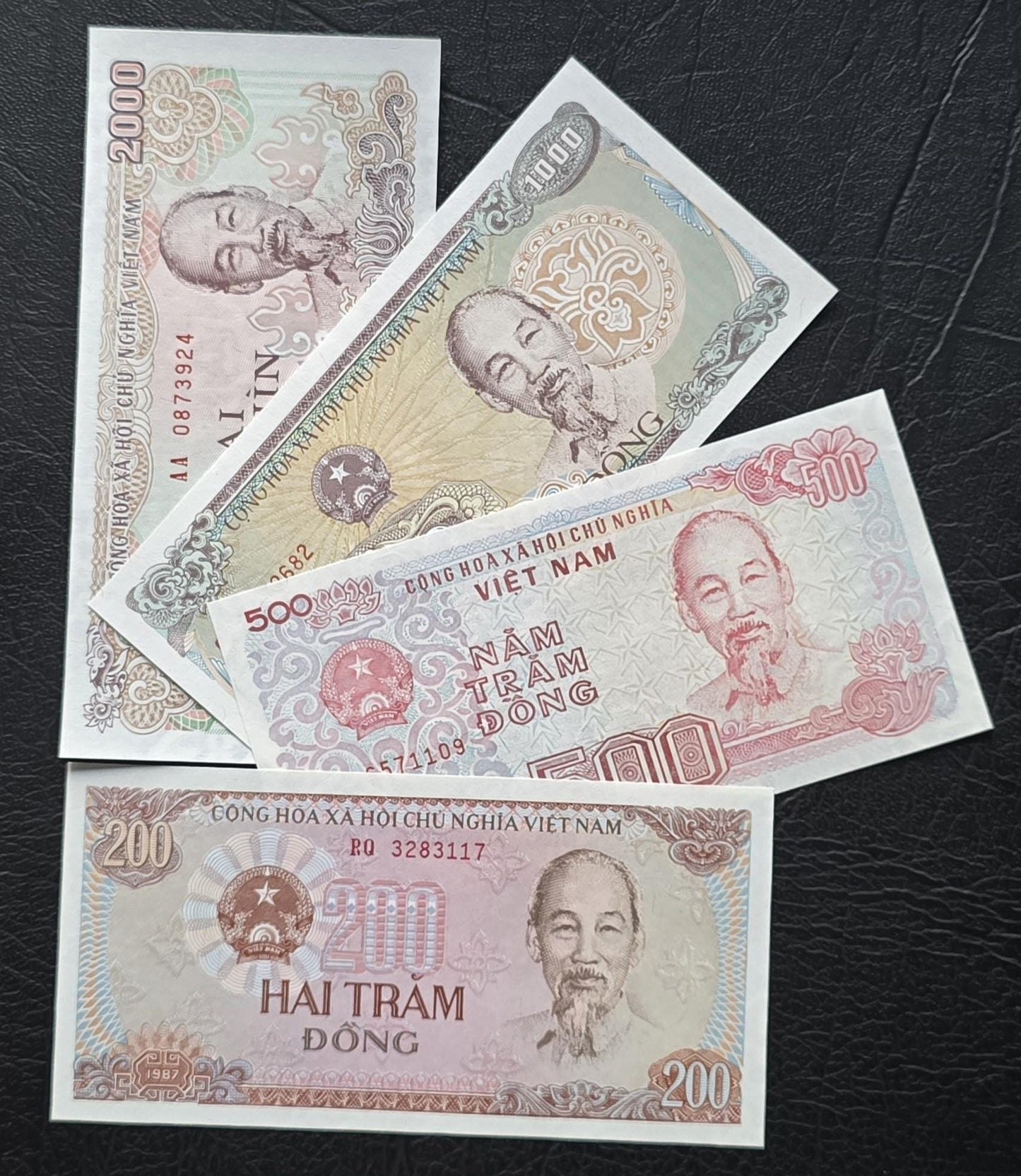 Set of 200, 500, 1000 and 2000 Dong 1980s Vietnam Uncirculated UNC (4 notes)