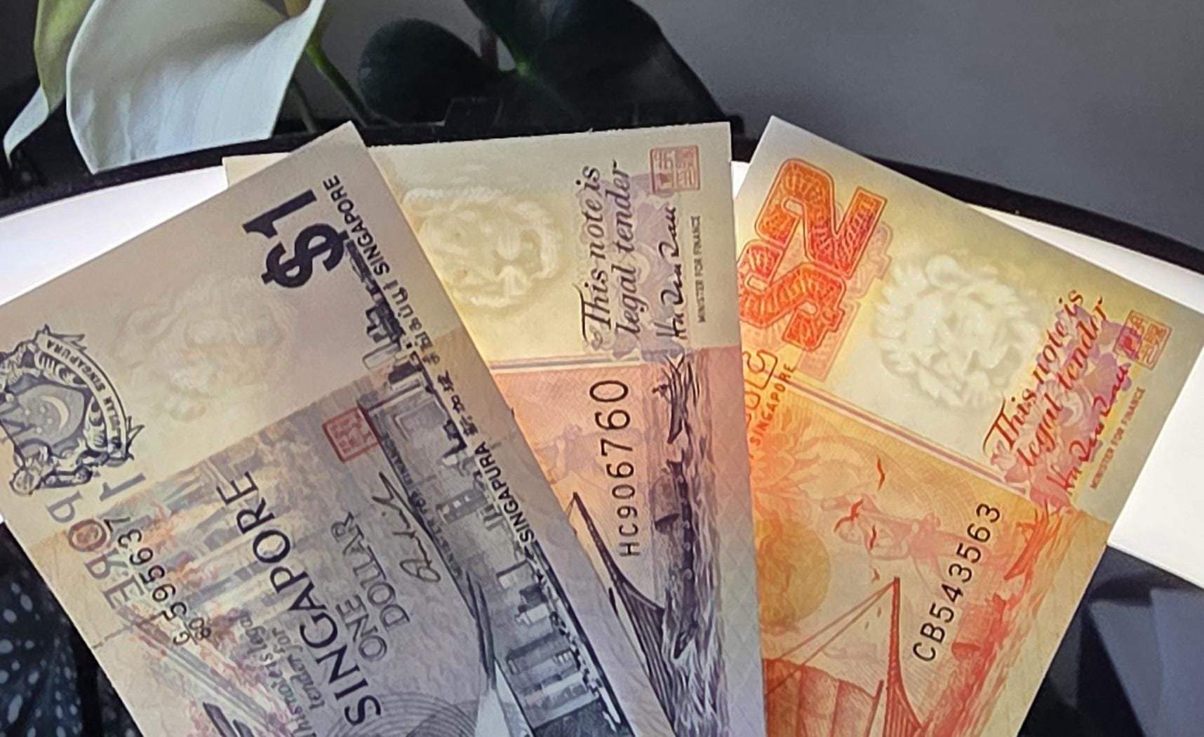 Set of 1 and 2 (x2) Dollars 1976- 1998 Singapore notes Gem Uncirculated UNC (3 banknotes)