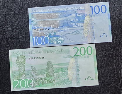 Set of 100 and 200 Kroner 2015- 2016 Sweden notes Gem Uncirculated UNC (two notes)