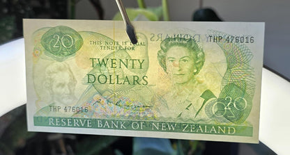 20 Dollars 1985- 1989 Newzealand Uncirculated UNC (rare)