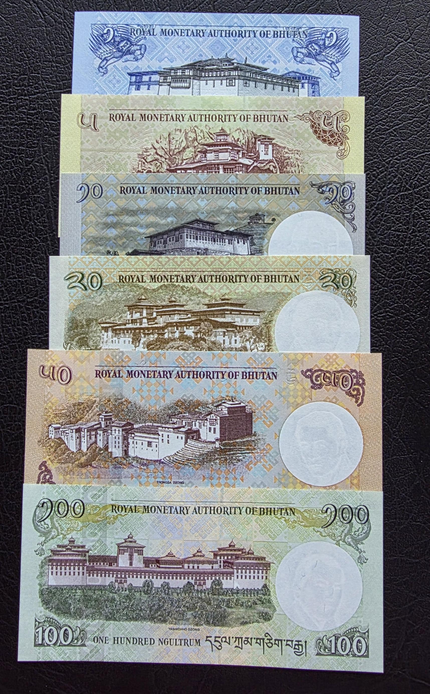 Set of 1, 5, 10, 50, 100 and 200 NGULTRUM 2013- 2020 Bhutan Uncirculated UNC (six notes)