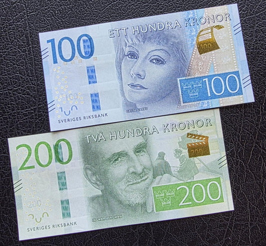 Set of 100 and 200 Kroner 2015- 2016 Sweden notes Gem Uncirculated UNC (two notes)