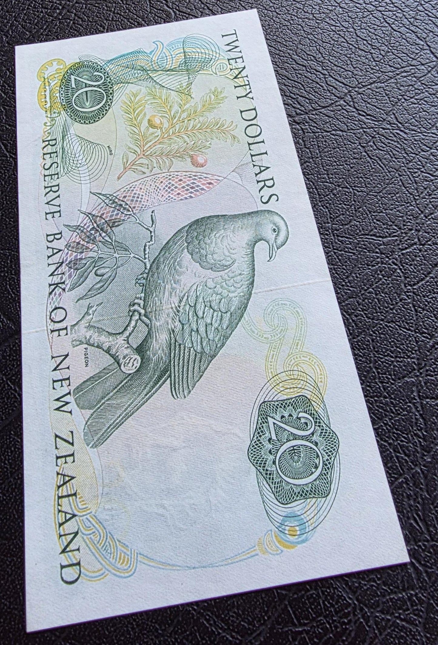 20 Dollars 1985- 1989 Newzealand Uncirculated UNC (rare)