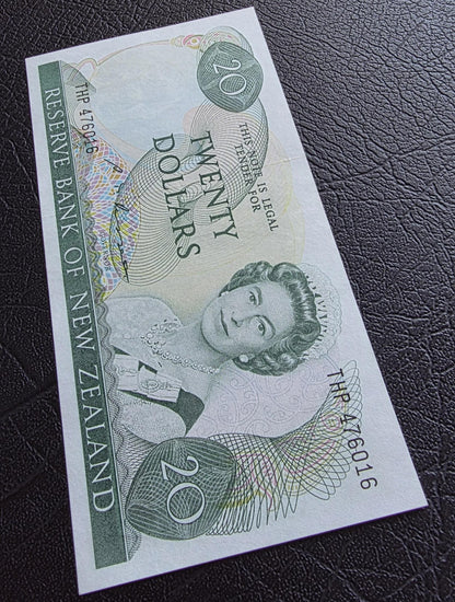 20 Dollars 1985- 1989 Newzealand Uncirculated UNC (rare)