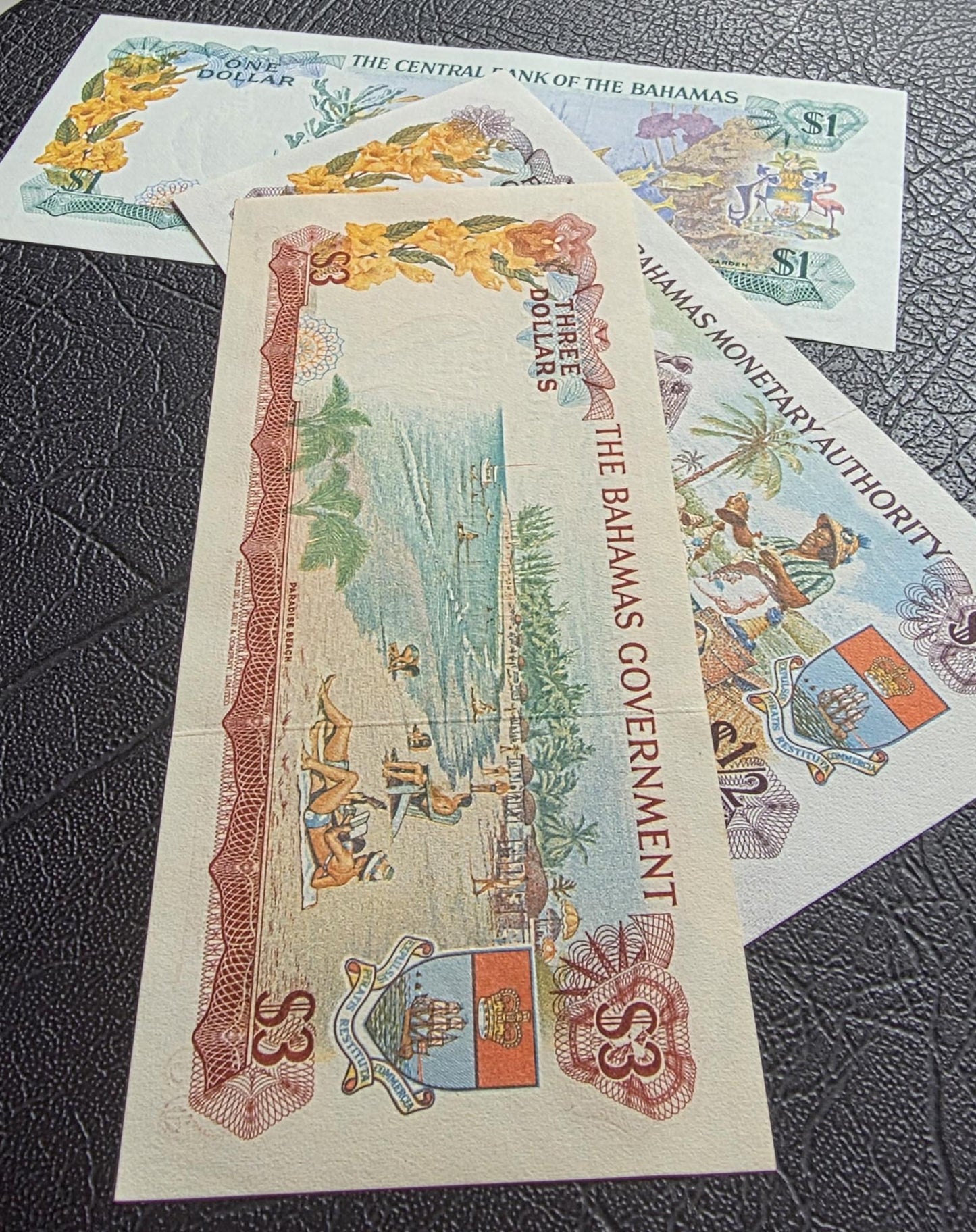 One 1/2, 1 and 3 Dollars 1968- 74 Bahamas British Colony Uncirculated UNC (three notes)