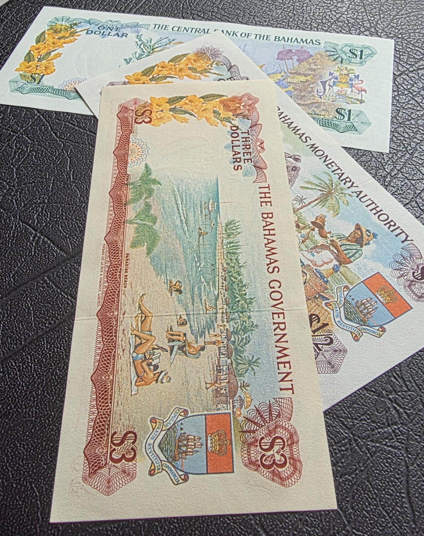 One 1/2, 1 and 3 Dollars 1968- 74 Bahamas British Colony Uncirculated UNC (three notes)