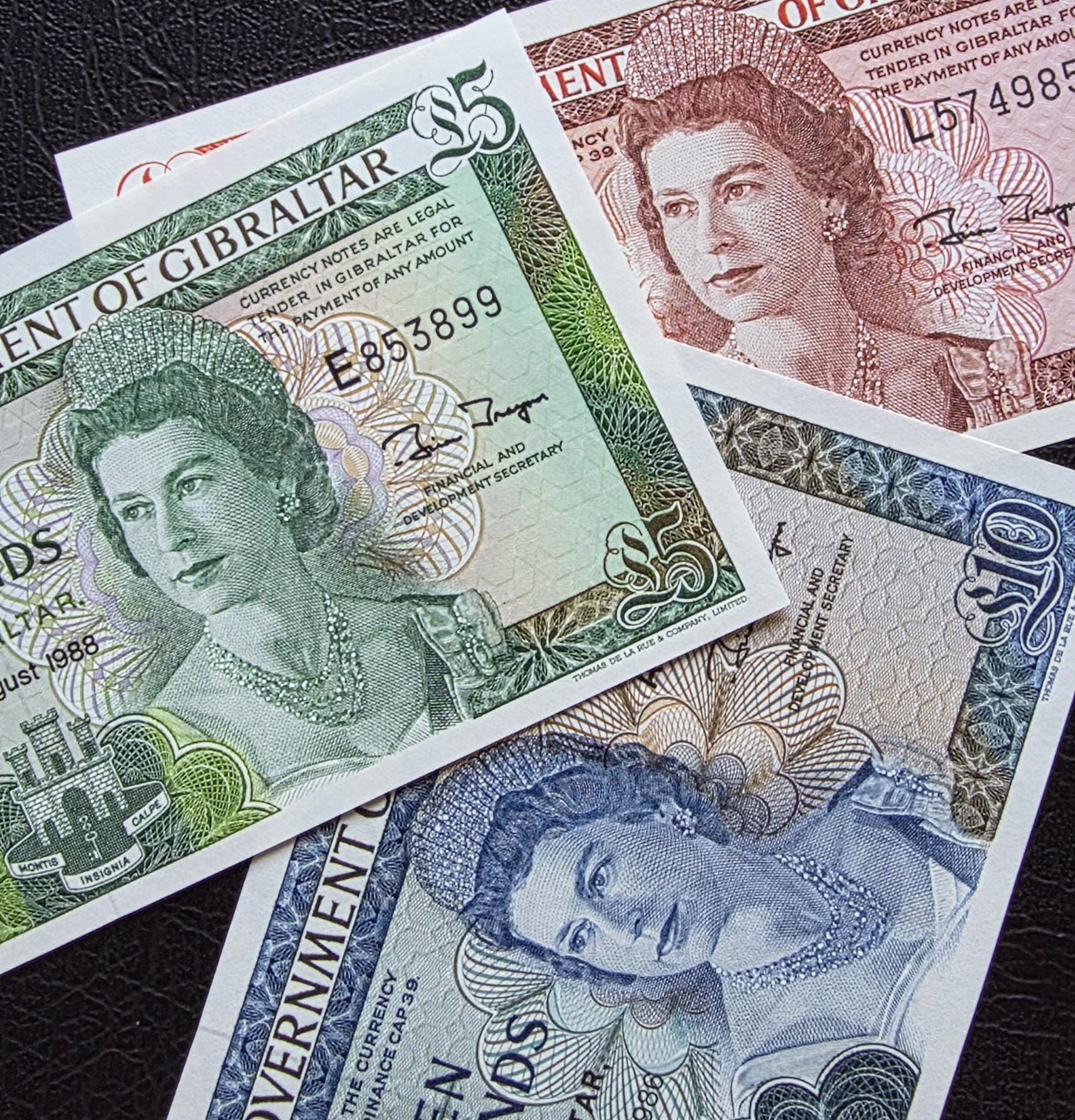 Set of 1, 5 and 10 Pounds 1986- 88 Gibraltar notes Gem Uncirculated UNC (three notes)