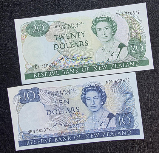 Set of 10 and 20 Dollars 1980s New Zealand About Uncirculated AUNC (two notes)