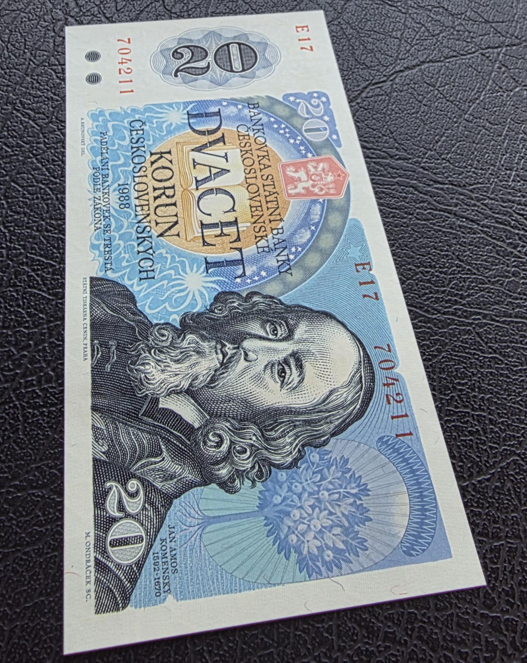 Set of 10, 20 and 100 Korun Czechoslovakia 1986- 1989 Gem Uncirculated UNC (three notes)