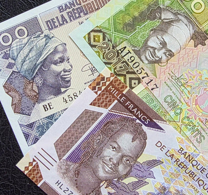Set of 100, 500 and 1000 Francs 1960s Guinea notes Uncirculated UNC (three notes)