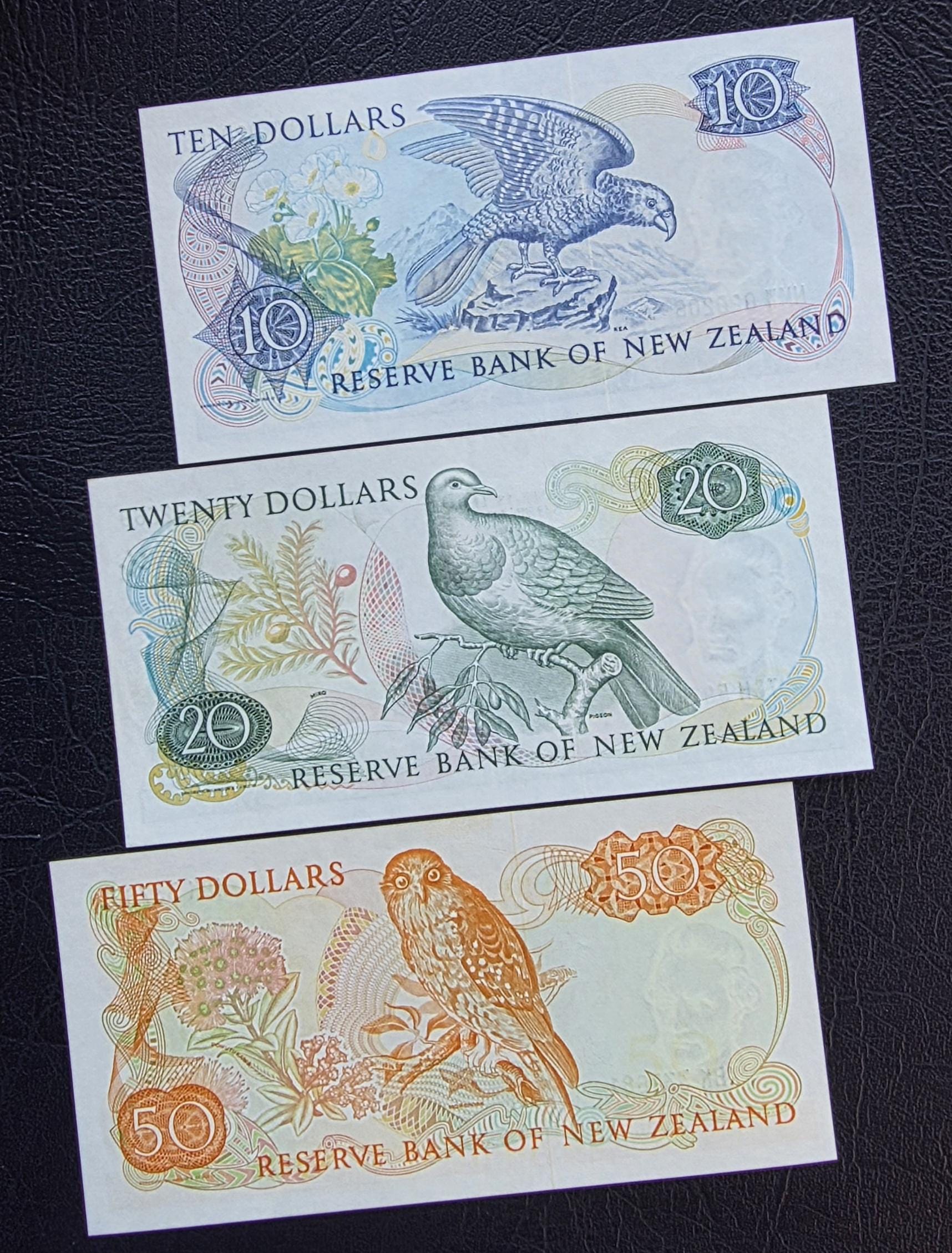 Set of 10, 20 and 50 Dollars 1980s New Zealand About Uncirculated AUNC (Three notes)