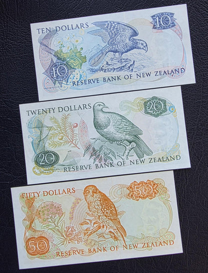 Set of 10, 20 and 50 Dollars 1980s New Zealand About Uncirculated AUNC (Three notes)