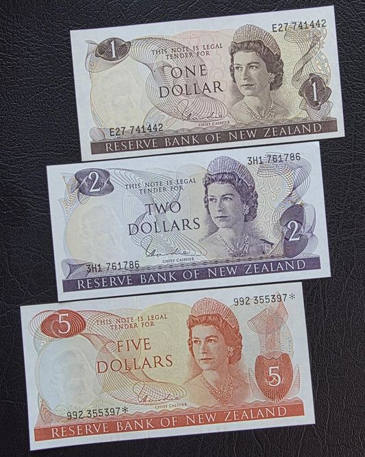 Set of 1, 2 and 5 Dollars 1970- 1980 New Zealand About Uncirculated AUNC (Three notes)