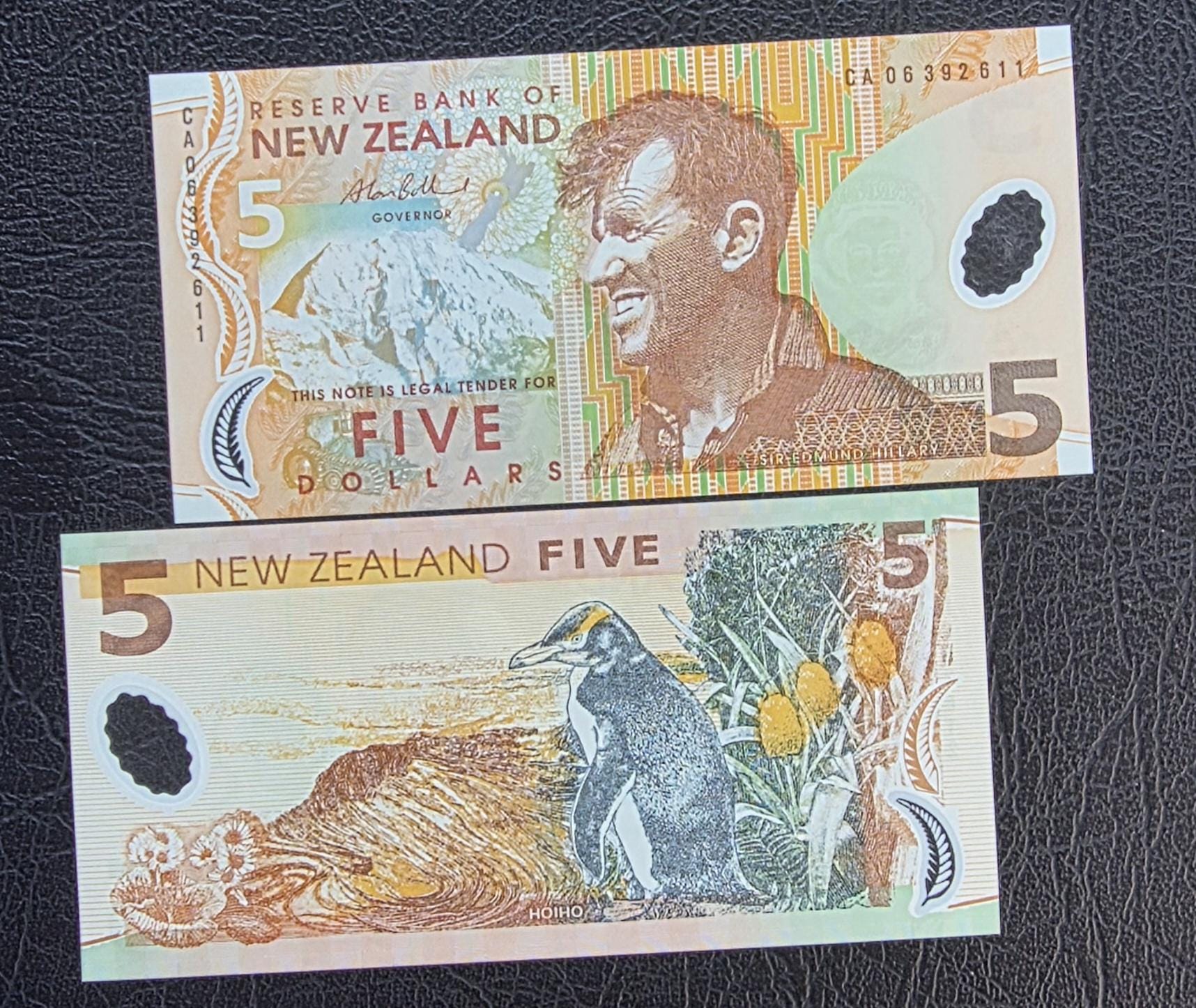 5 Dollars 2003 New Zealand Gem Uncirculated UNC (polymer)