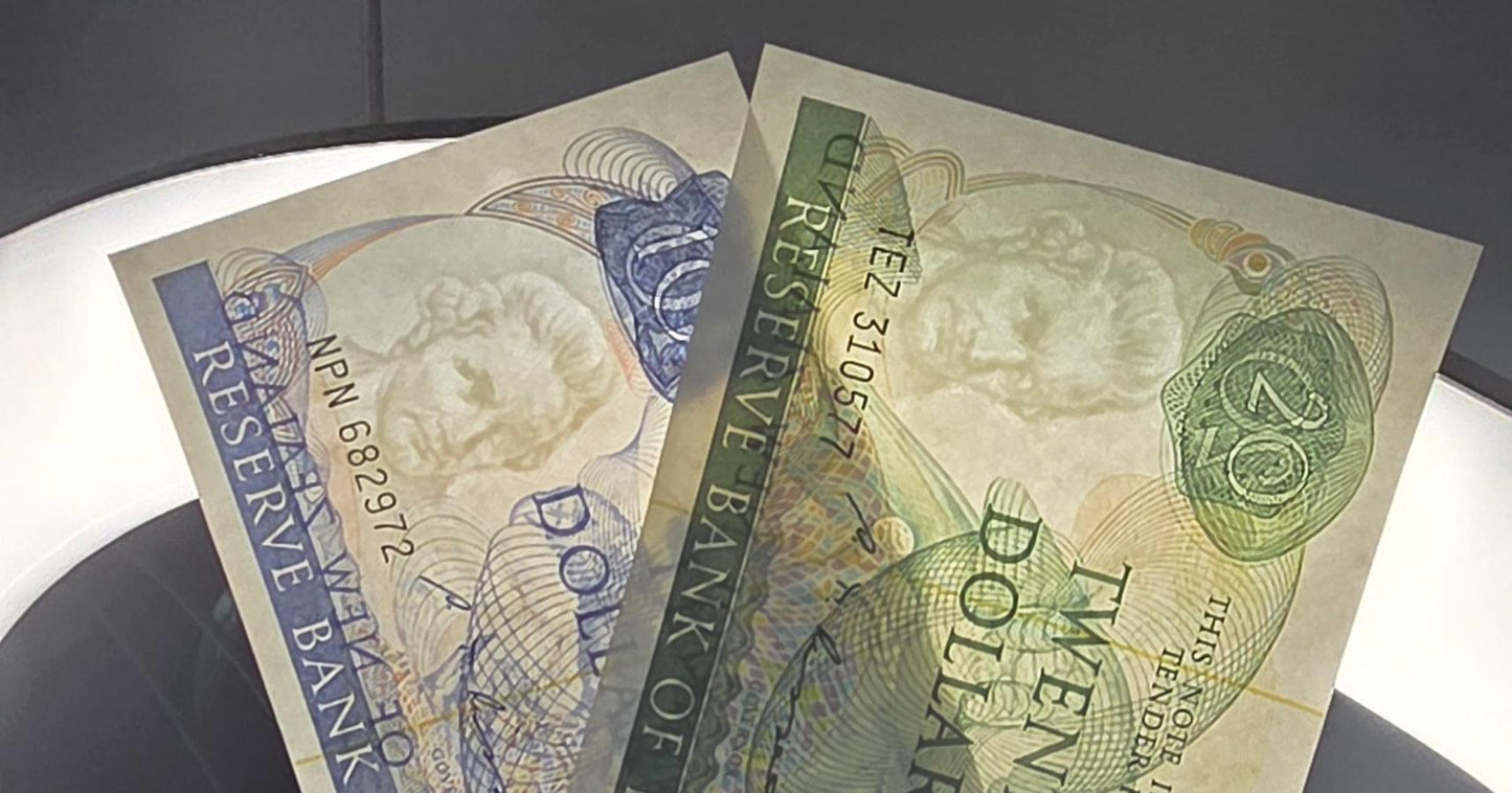 Set of 10 and 20 Dollars 1980s New Zealand About Uncirculated AUNC (two notes)