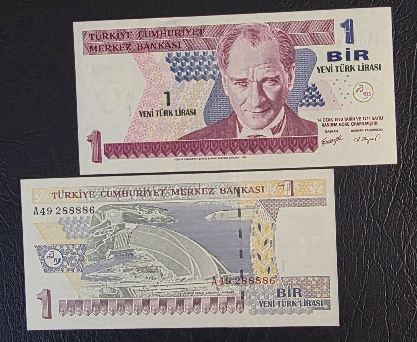 Turkey Türkiye 1 Lira 2005 8th Emission Uncirculated (UNC)