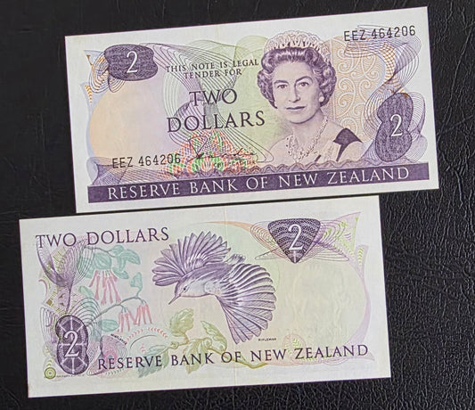 Two Dollars 1981- 1985 New Zealand About Uncirculated UNC