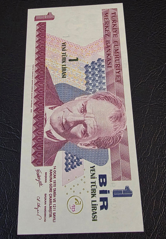 Turkey Türkiye 1 Lira 2005 8th Emission Uncirculated (UNC)