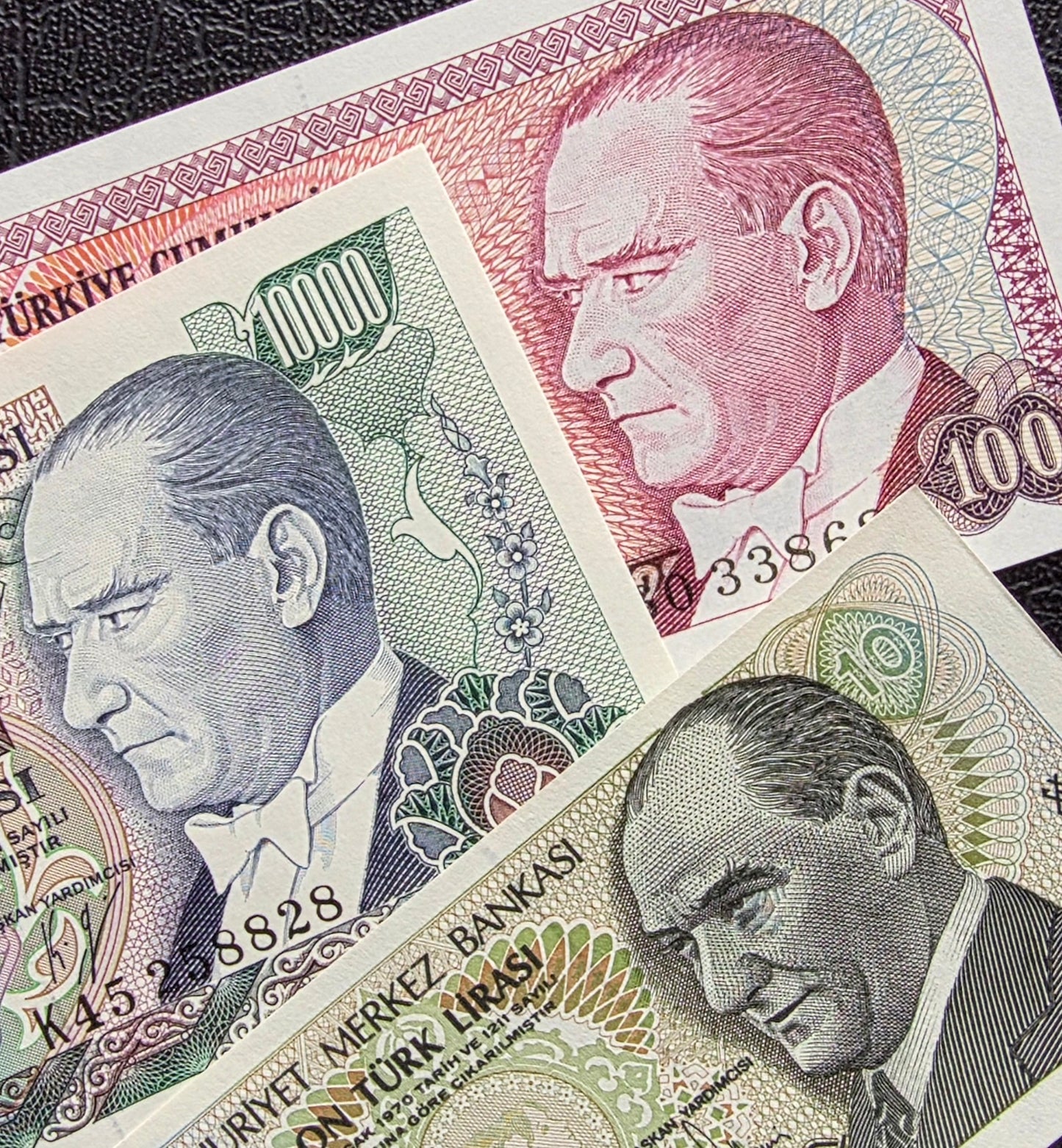 Turkey Türkiye Set of 10, 100 and 1000 Lira 1979- 1993  Uncirculated UNC (three banknotes)