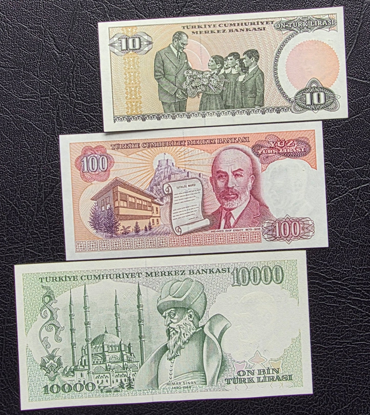 Turkey Türkiye Set of 10, 100 and 1000 Lira 1979- 1993  Uncirculated UNC (three banknotes)