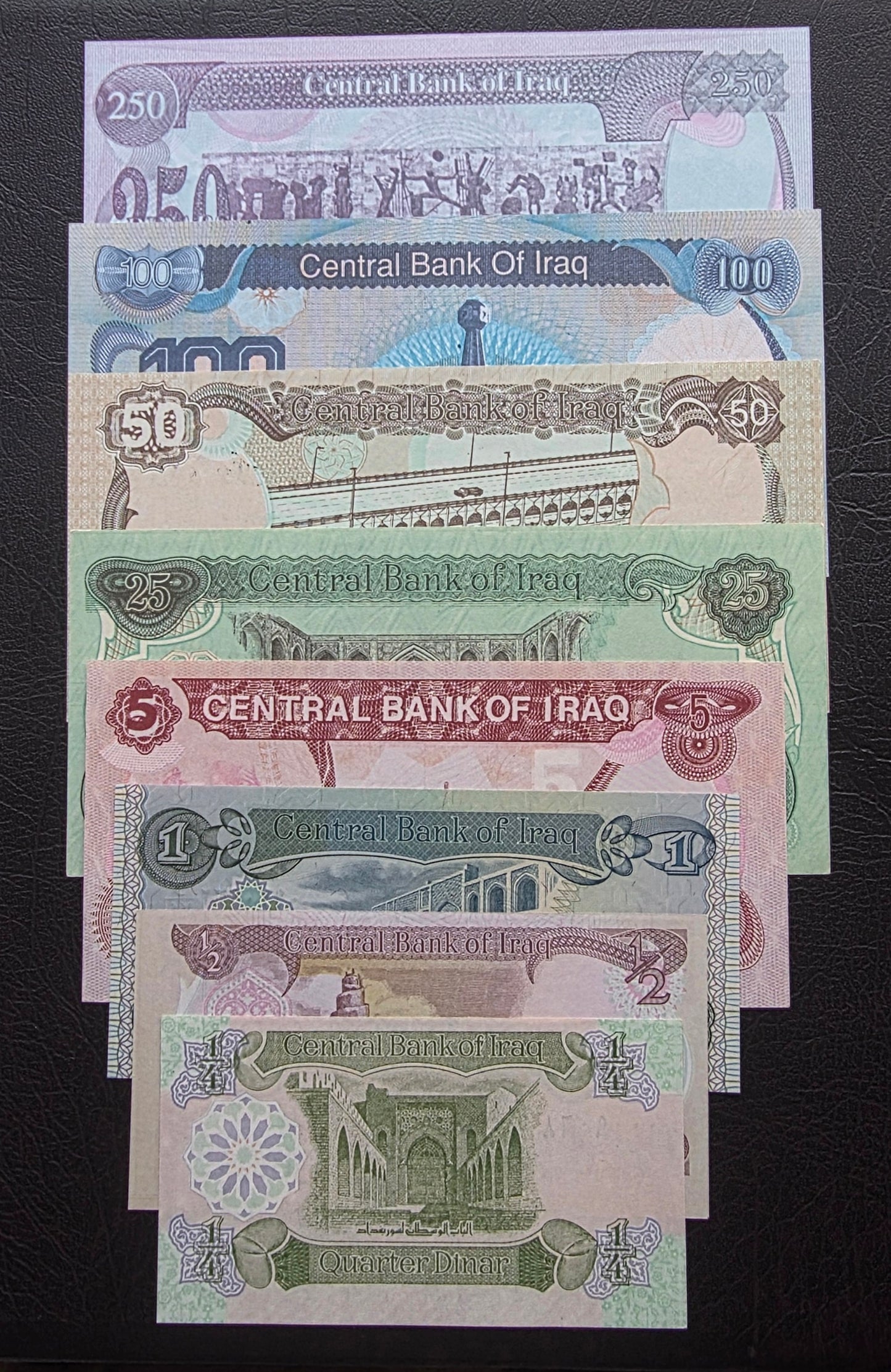 Iraq set of 1/2, 1/4, 1, 5, 25, 50, 100 and 250 Dinars 1980- 1995 Uncirculated (UNC)