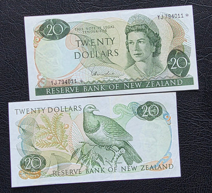 20 Dollar 1968- 1975 New Zealand notes Hardie Sign. About Uncirculated (AUNC) (*Star Replacement) Rare
