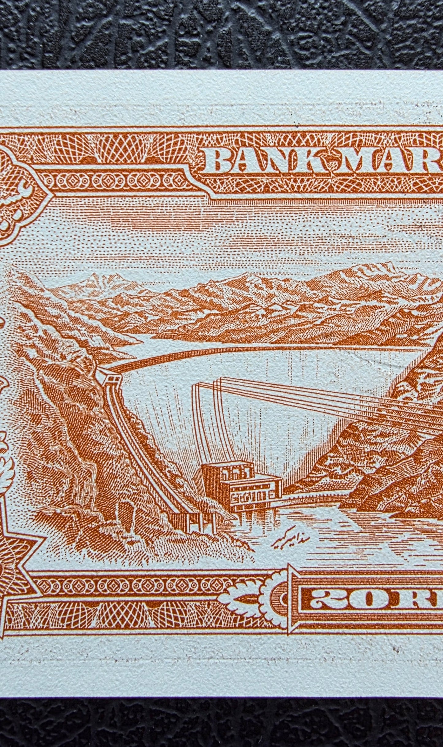 20 Rials 1974 Monarchy Portrait Gem Uncirculated (UNC)