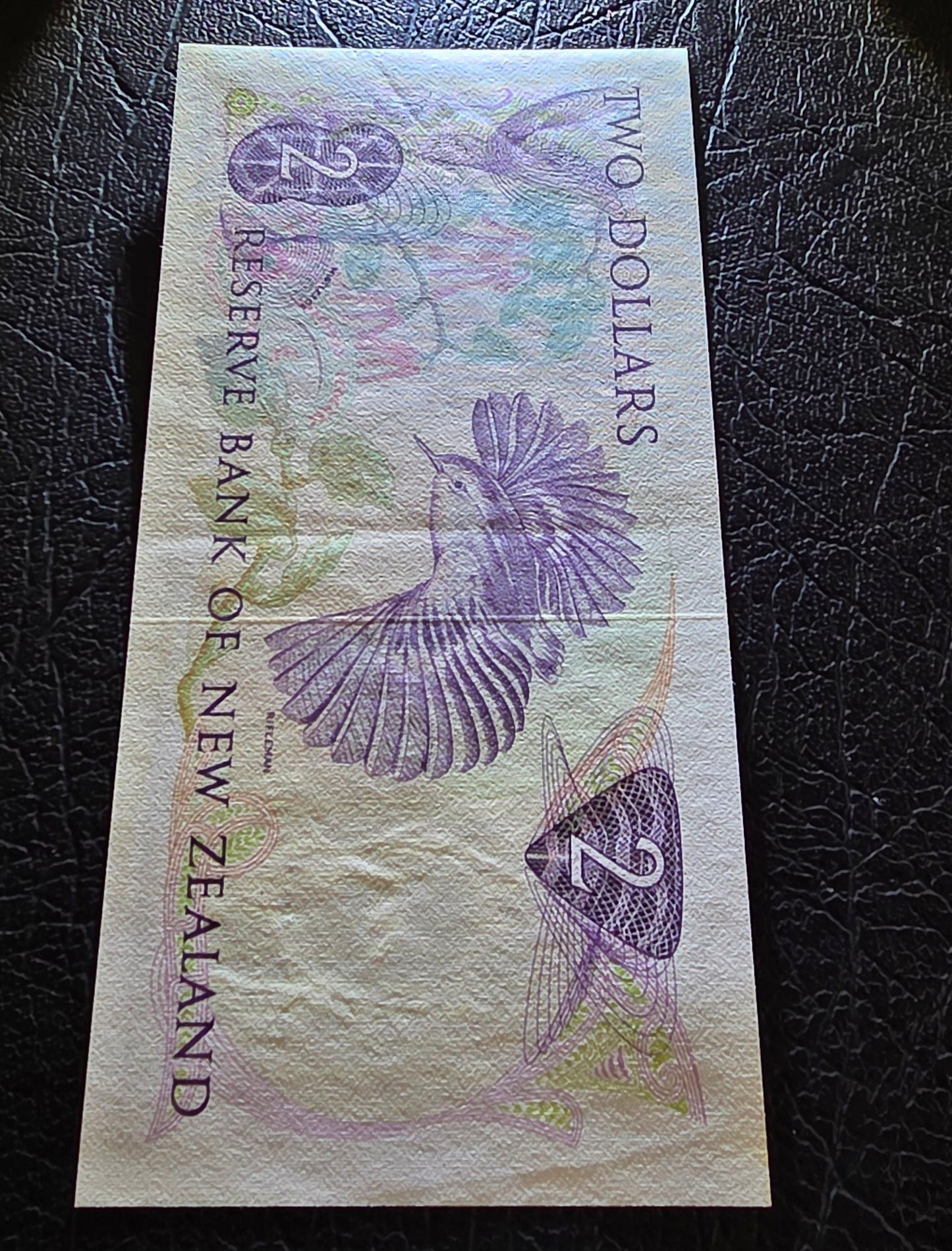 Two Dollars 1981- 1985 New Zealand About Uncirculated UNC