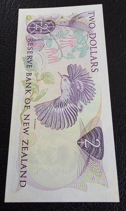 Two Dollars 1981- 1985 New Zealand About Uncirculated UNC